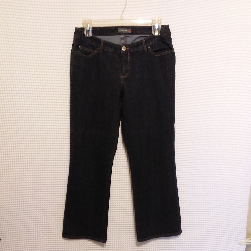 4/$20 CLOSET CLOSING BLACK WASH STRAIGHT LEG JEANS